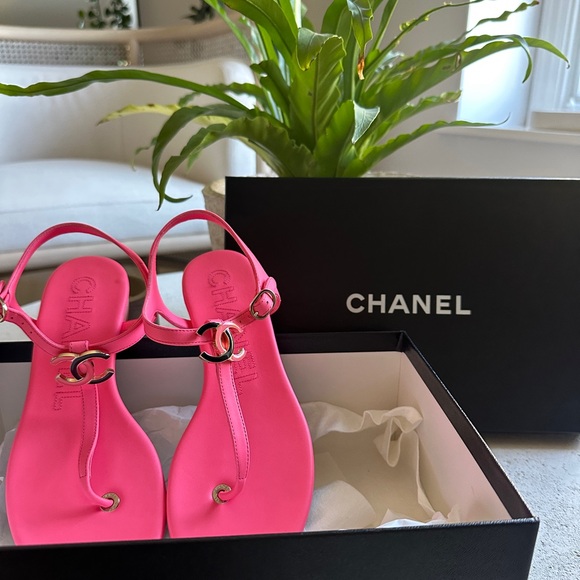 CHANEL Shoes - CHANEL Lambskin Sandal